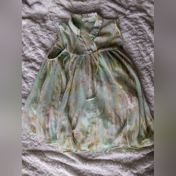 Lauren Conrad sleeveless blouse - Picture 2 of 2